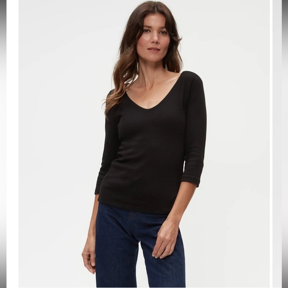 MICHAEL STARS NWT Angelina Black Shine V-Neck Tee - Picture 1 of 7